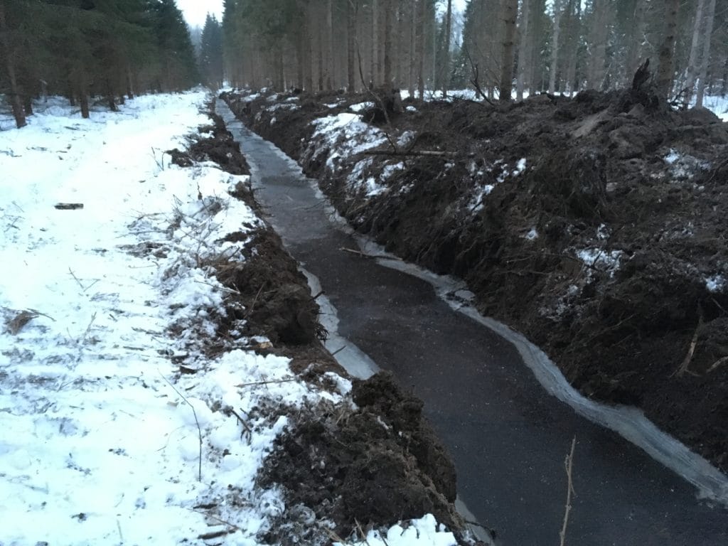 Kiintoainevalumia vesistöihin